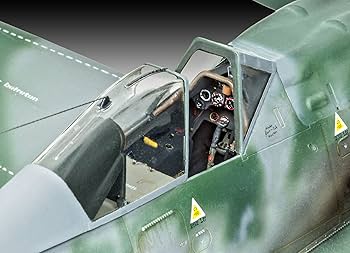 Amazon | ドイツレベル 1/32 フォッケウルフ Fw190F-8 04869